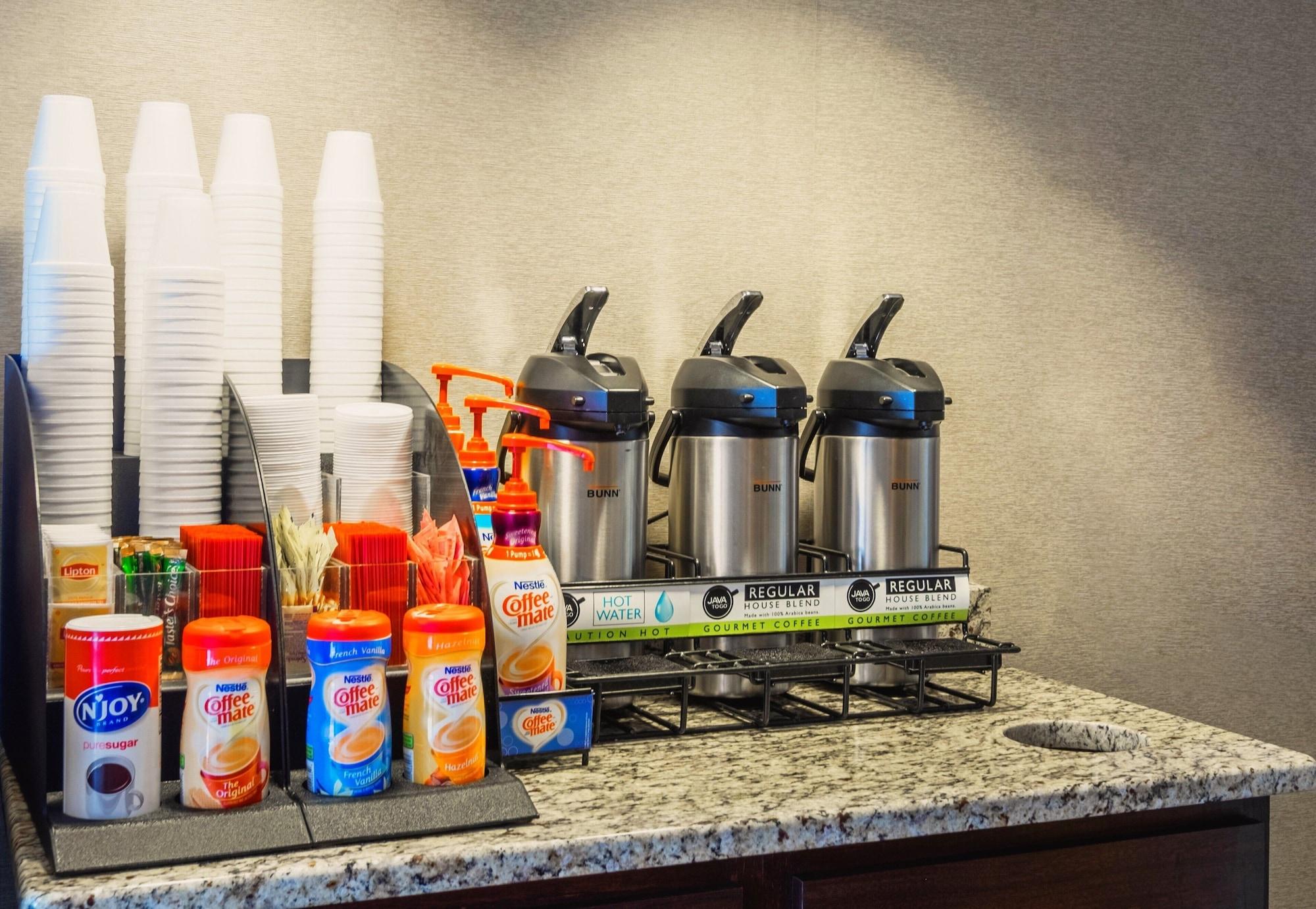 Red Roof Inn Plus+ South Deerfield - Amherst Екстериор снимка