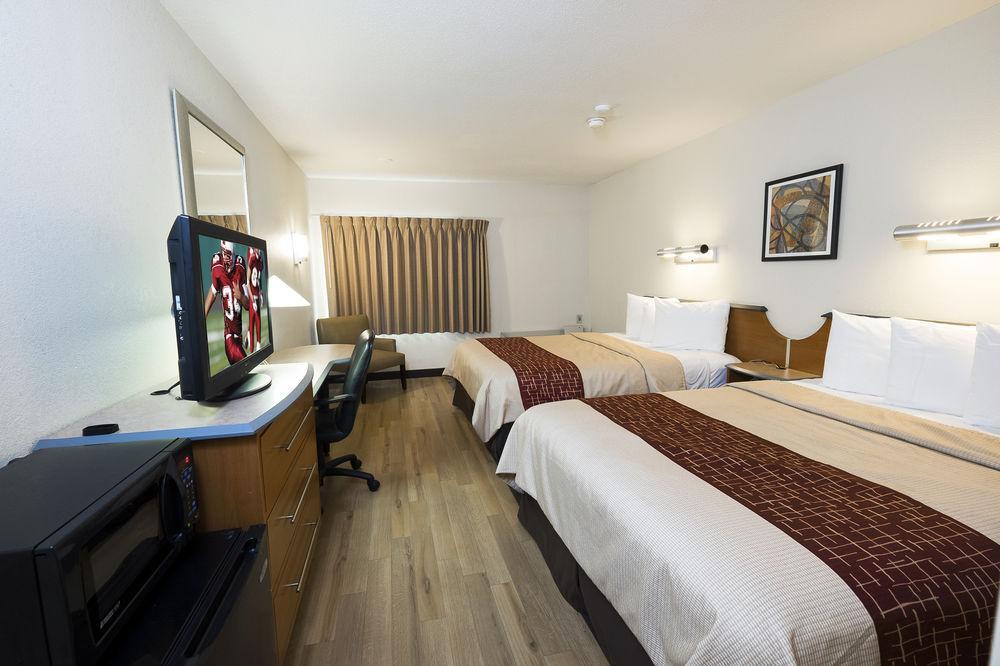 Red Roof Inn Plus+ South Deerfield - Amherst Екстериор снимка